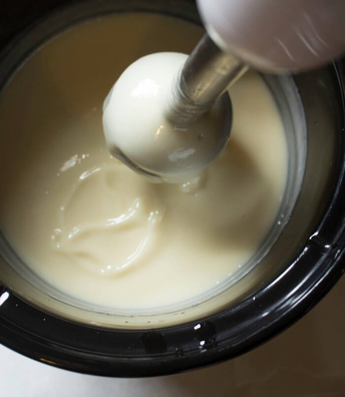 Thyme Witch Hazel Facial Bar DIY // Learn how to create this natural facial bar with honey, witch hazel and thyme. 