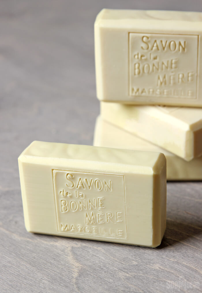 Simple Castile Cold Process Soap DIY // Learn how to make soap with 100% olive oil. Castile soap is extremely gentle and great for sensitive skin.