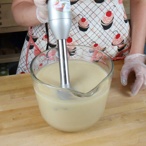 Blending lye and oils