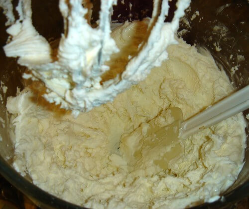 Gingersnap Lemon Cream Cookies