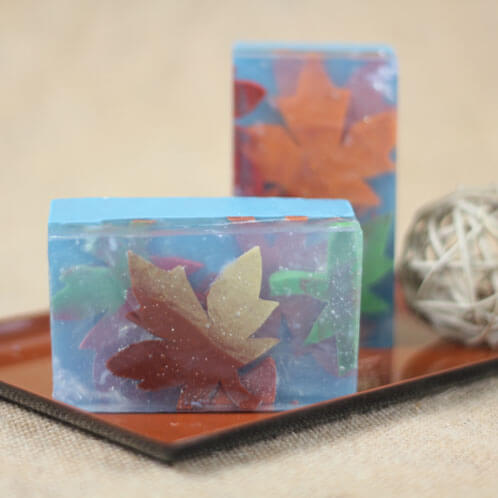 Soap leaves are embedded into bars to create gorgeous layers. Learn how to make them in this tutorial.